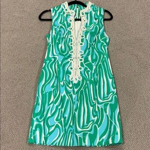 Retro Lilly Pulitzer shift dress with high neck